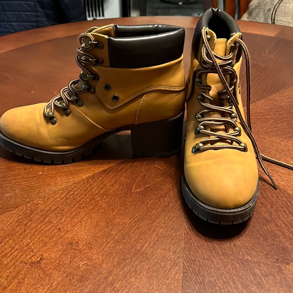 Heel booties